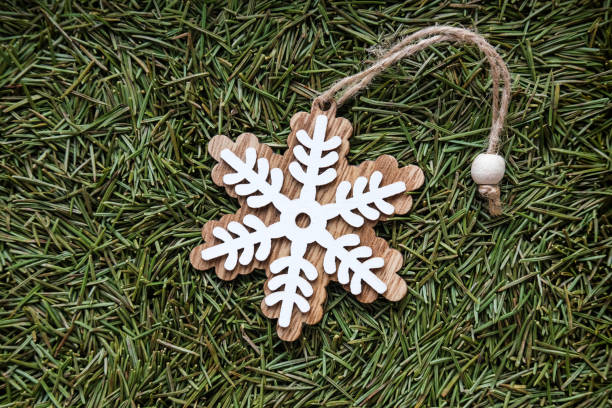 How to Make Wood Snowflake Ornaments