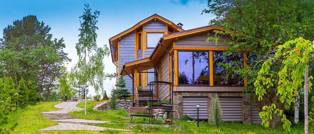 Best Wood for Cottage Builds in Canada: Siding, Decks, & Interiors